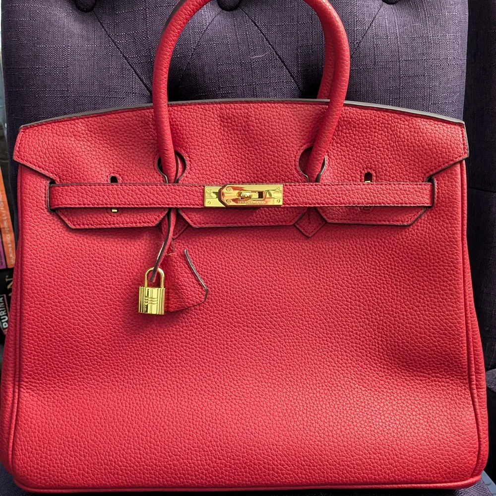 Elegant Red Satchel Bag - Picture 1 of 6